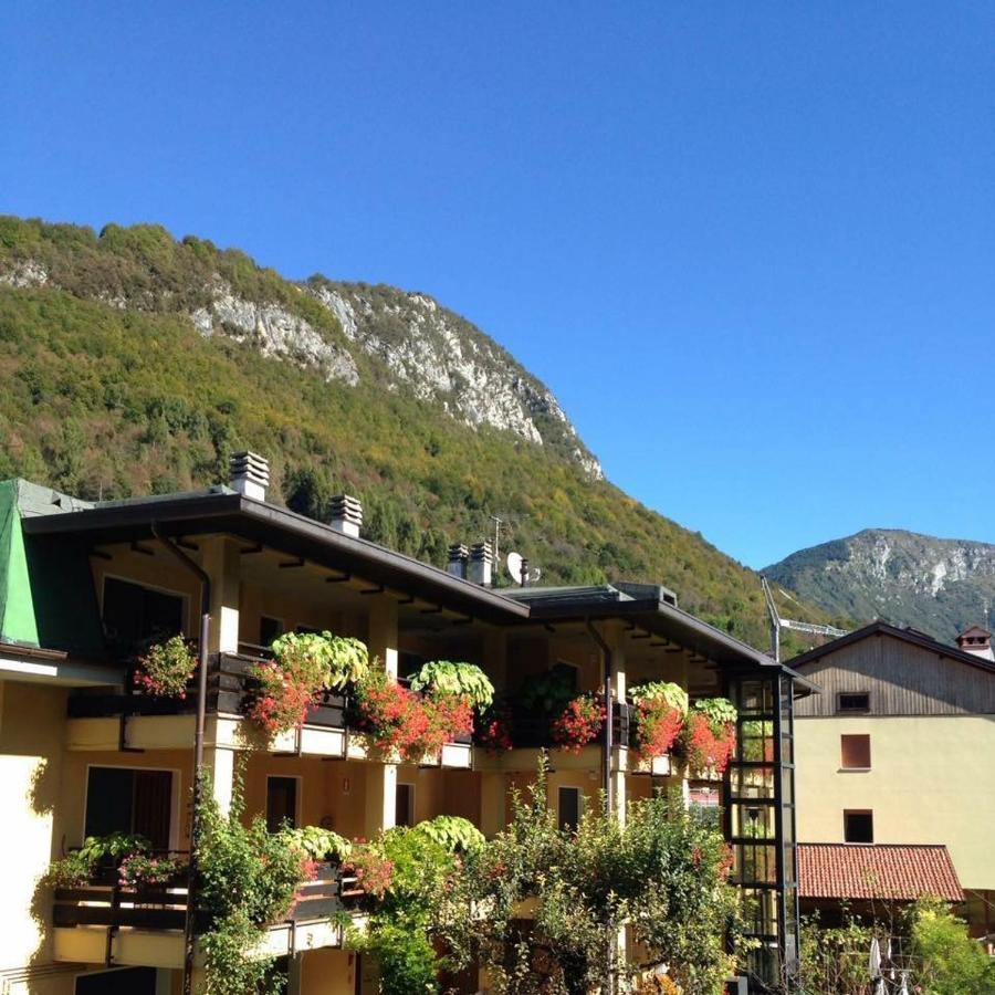 Residenza La Ciasa Aparthotel Claut Bagian luar foto